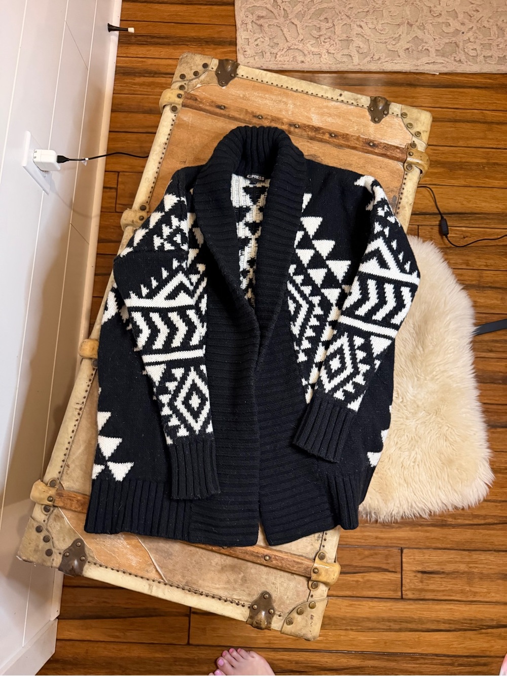 Women’s Black & White Geometric Shawl Collar Sweater Cardigan, Small